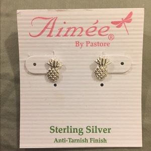 Pineapple stud earrings 🍍🍍